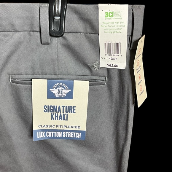 Dockers khaki pants, size 42x32 - Picture 4 of 6